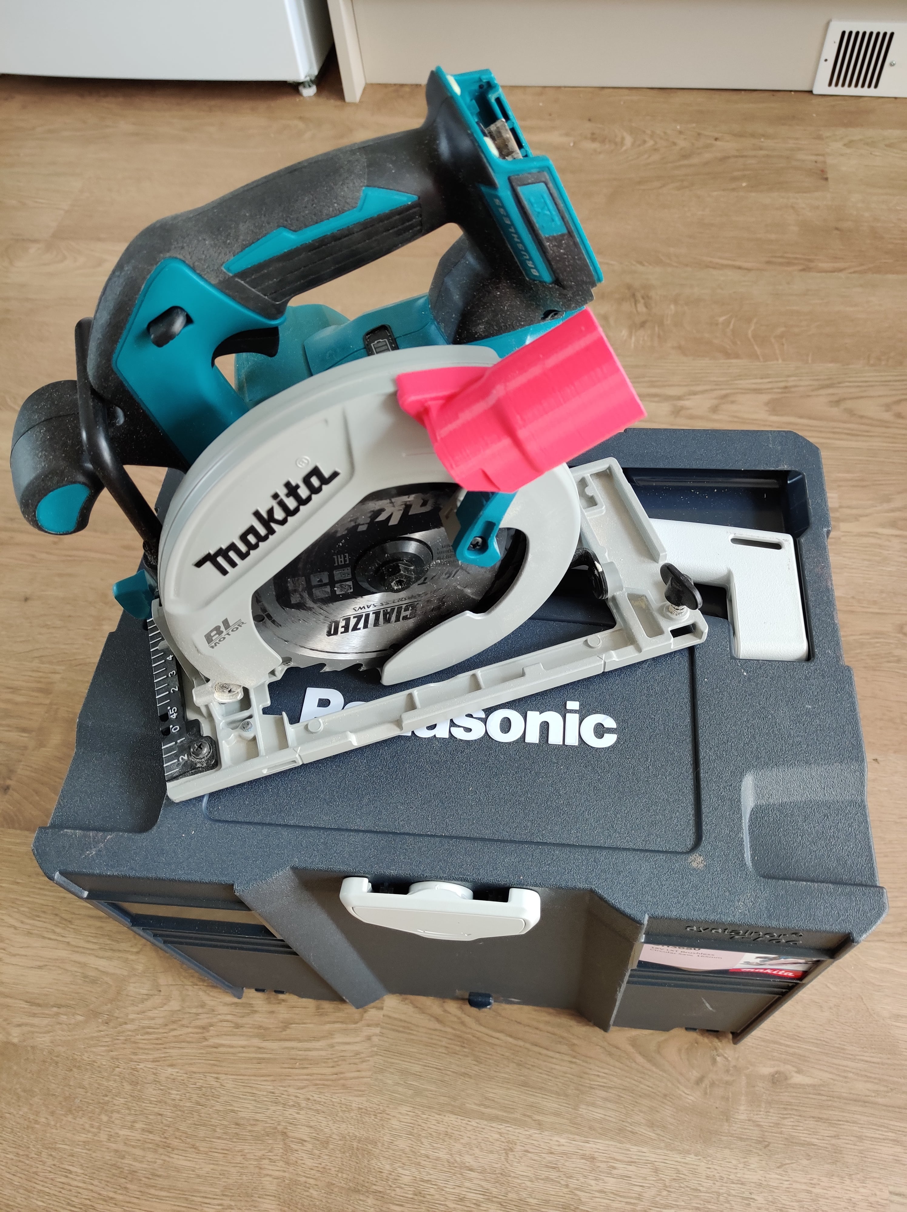 makita_saw_dust_shroud_1